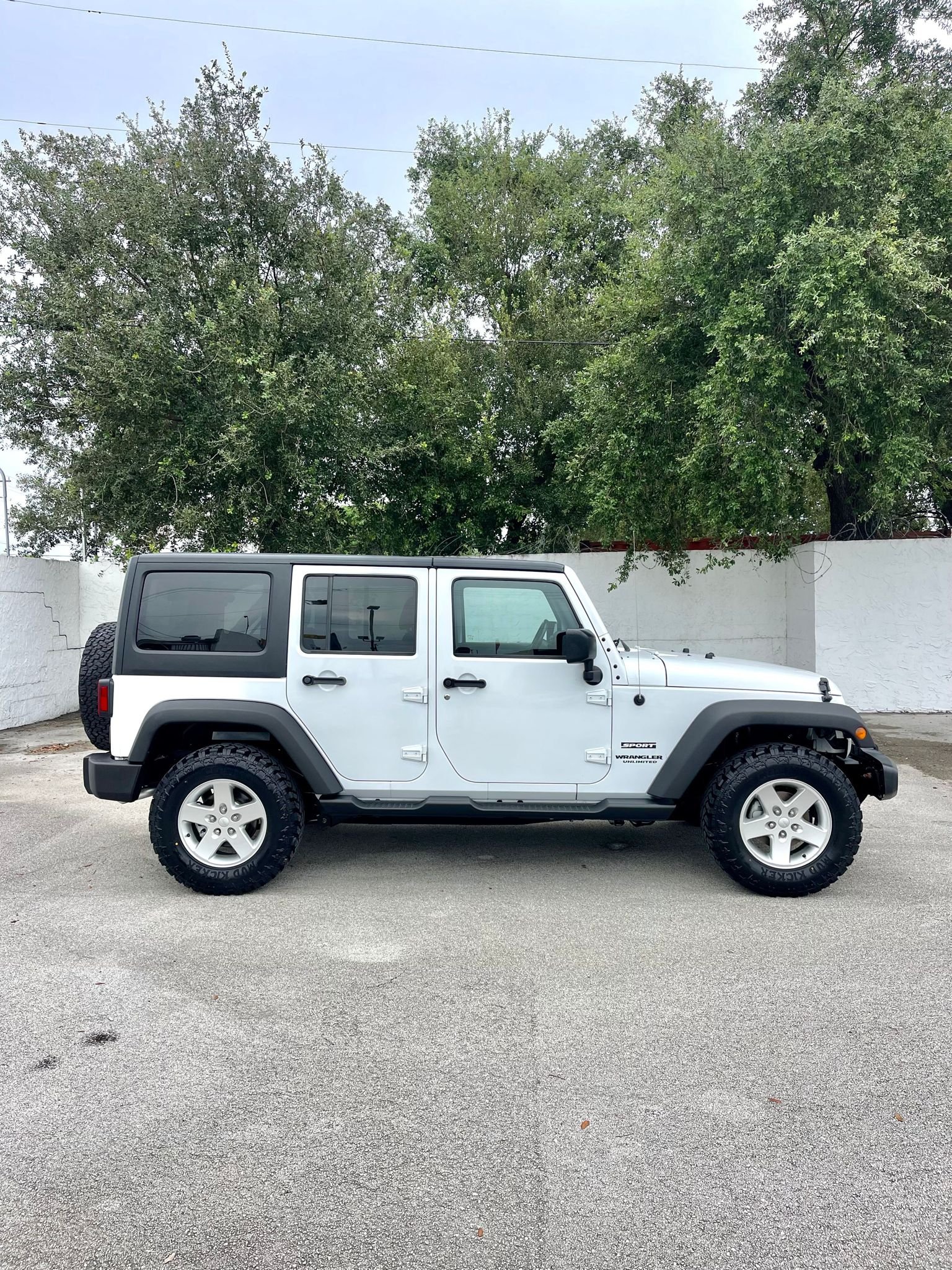 2017 Jeep Wrangel Unlimited Sport S V6 3.6L 4x4